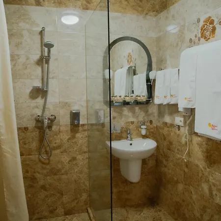 Hotel Sonyachniy Promin *