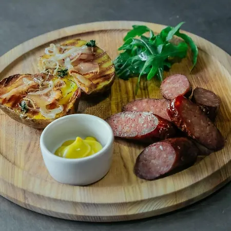 Hotel Sonyachniy Promin *